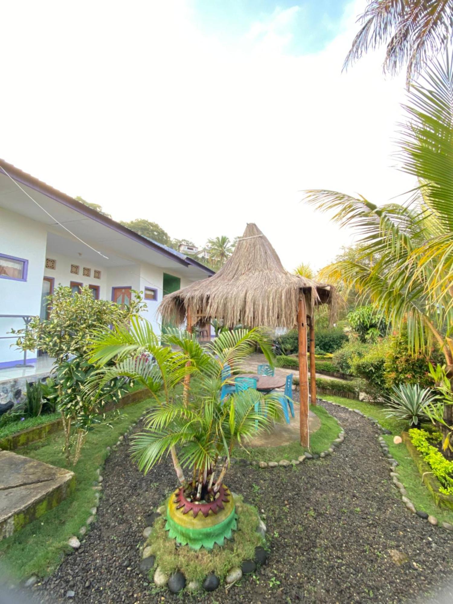 Mahoni Guest House Kelimutu Exterior photo
