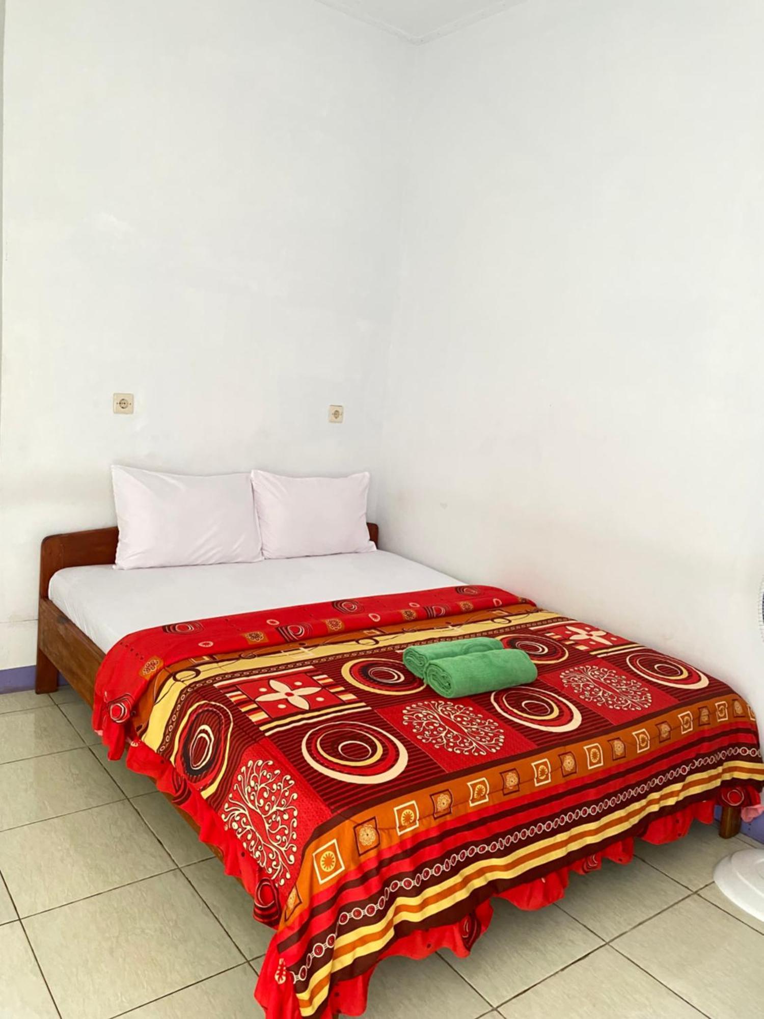Mahoni Guest House Kelimutu Exterior photo