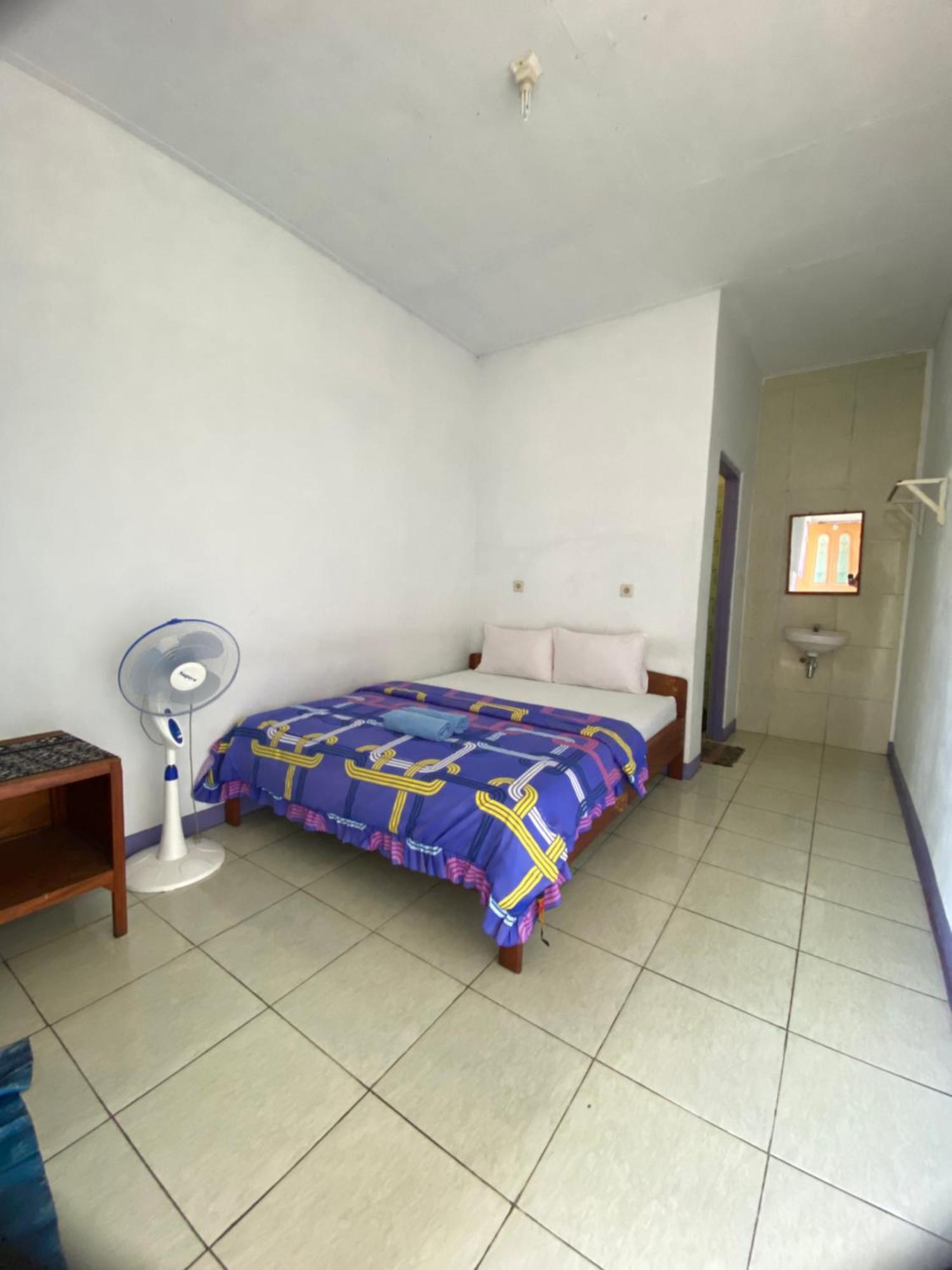 Mahoni Guest House Kelimutu Exterior photo