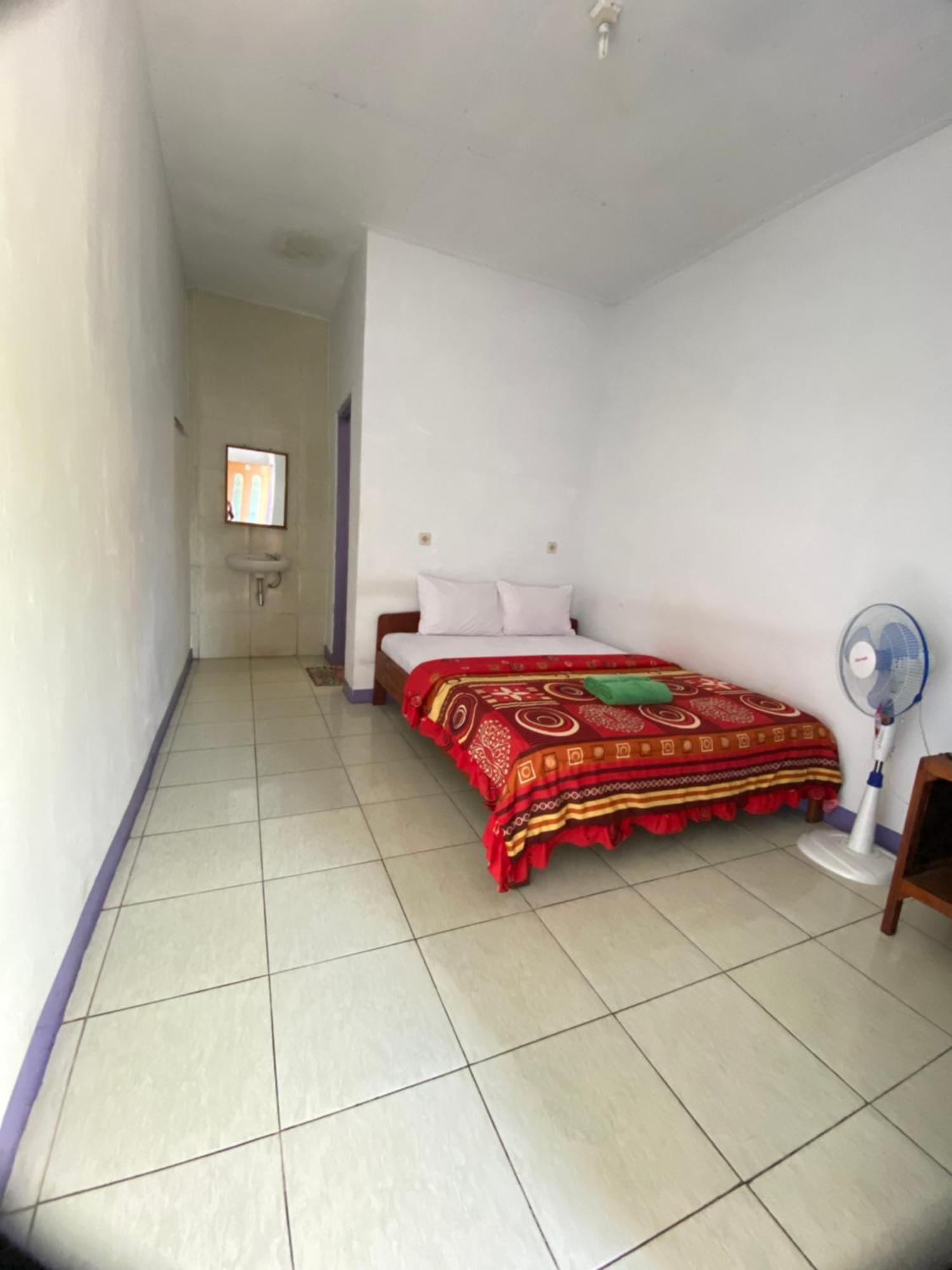 Mahoni Guest House Kelimutu Exterior photo