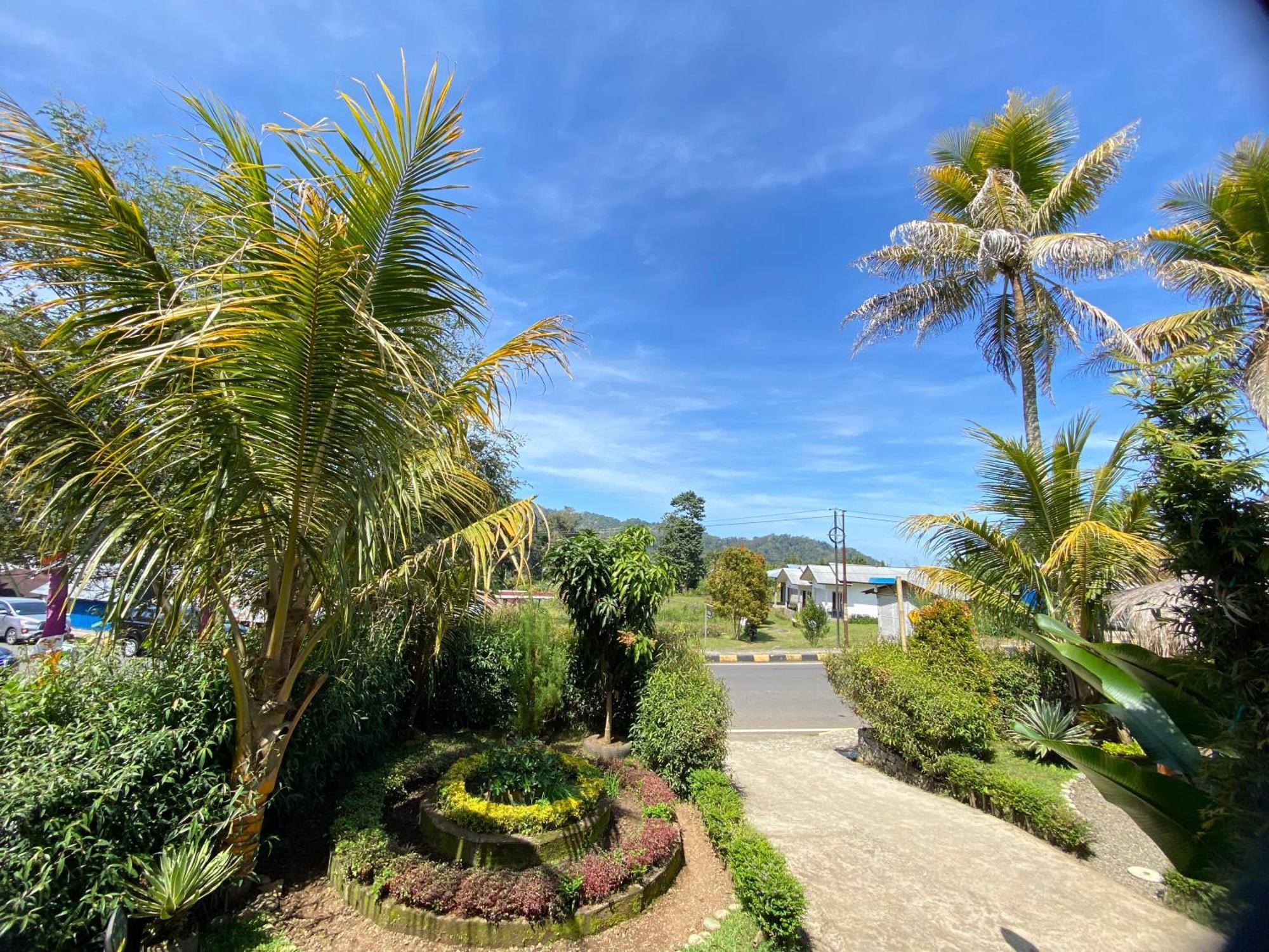 Mahoni Guest House Kelimutu Exterior photo